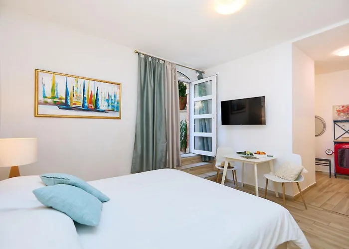 Chloe - Heart Of Old Town 아파트 *