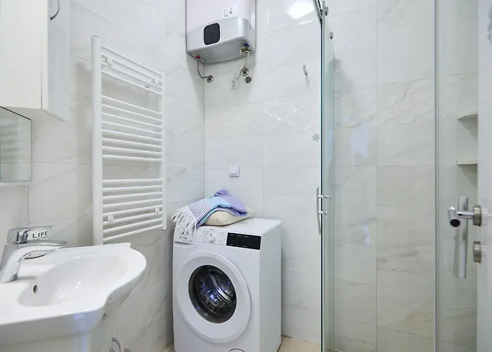 Chloe - Heart Of Old Town *